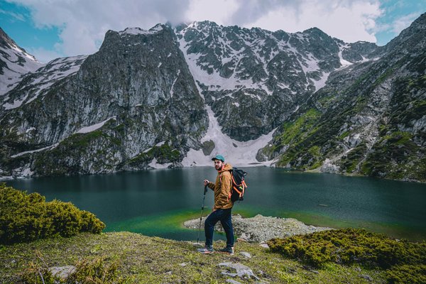 Comment le tourisme durable est-il intégré dans les politiques publiques ?
